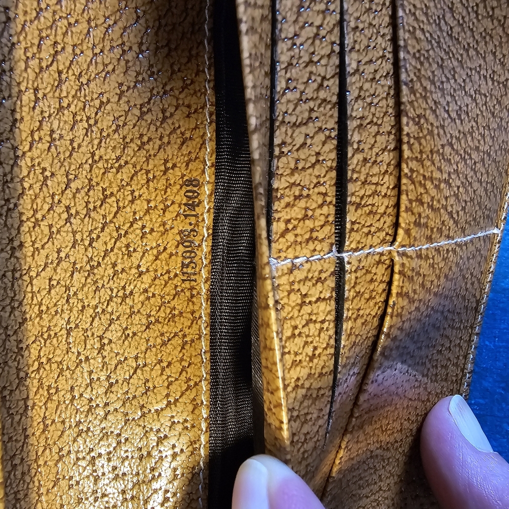 Authentic Gucci Wallet - Picture 12 of 16